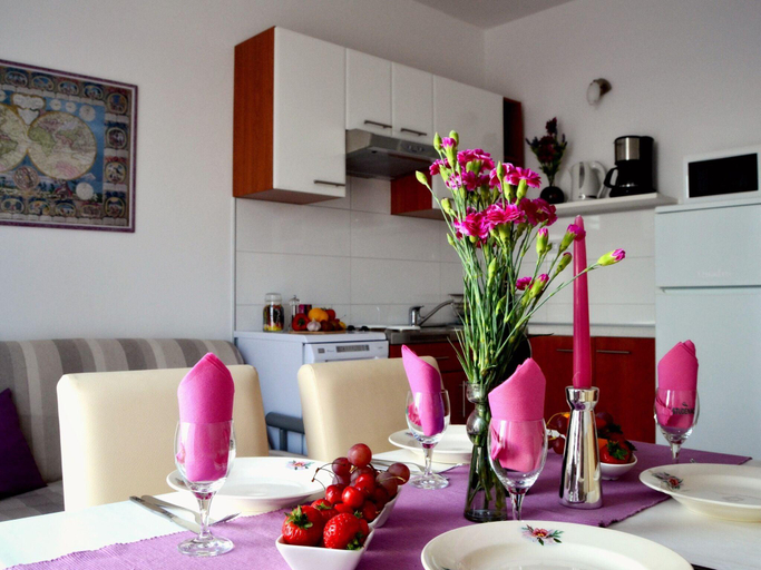 Others 5, bedroom apartment with balcony, Pojezerje