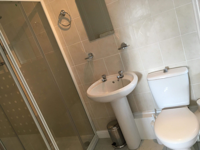 Bathroom 3, Blue Lion Inn, Devon