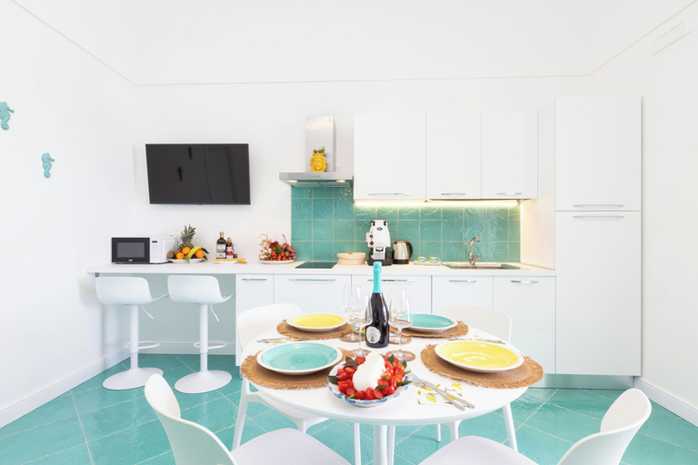 Others 5, YourHome - Giove Positano, Salerno