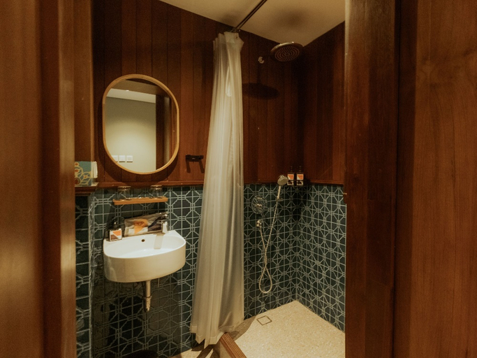 Bathroom 11