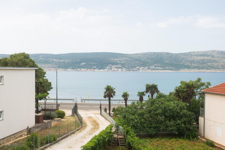 Others 2, Apartments More Sunce, Starigrad