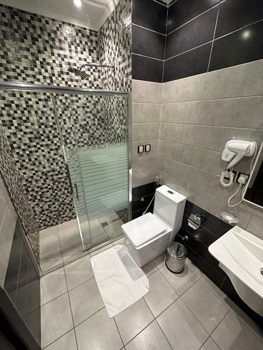 Bathroom 5, Wow Al Zahra Apartments, Jeddah
