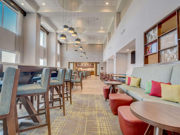 Public Area 2, Hampton Inn and Suites Williamstown Ark Encounter, Grant