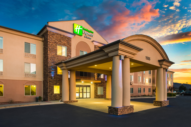 Exterior & Views 2, Holiday Inn Express & Suites CEDAR CITY by IHG, Iron