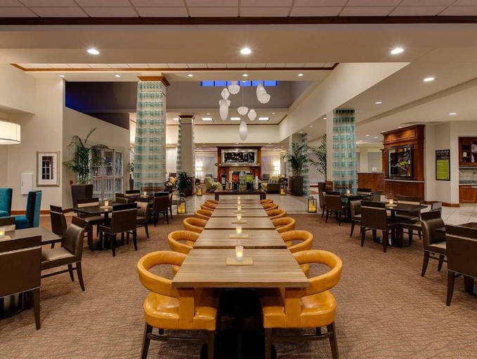 Food & Drinks 4, Hilton Garden Inn Lake Forest Mettawa, Lake
