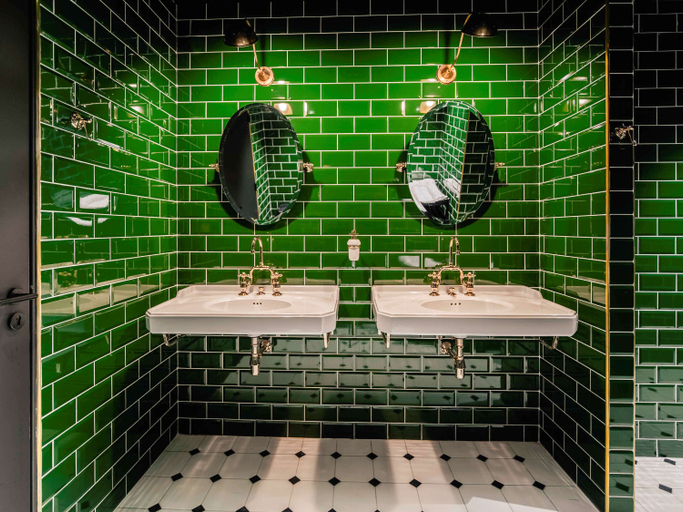 Bathroom 5, ibis Styles Castelnaudary, Aude