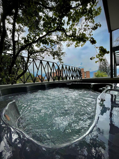 Sport & Beauty 5, Nomadic Boutique Living and Experience Center, Medellín