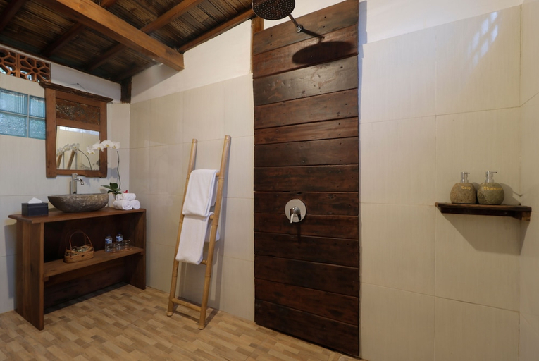 Bathroom 4, Keramas Sacred River Village, Gianyar