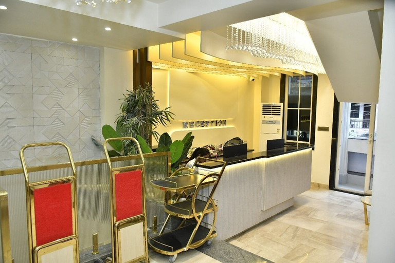 Others 5, Deep Hotel, Kanpur Nagar