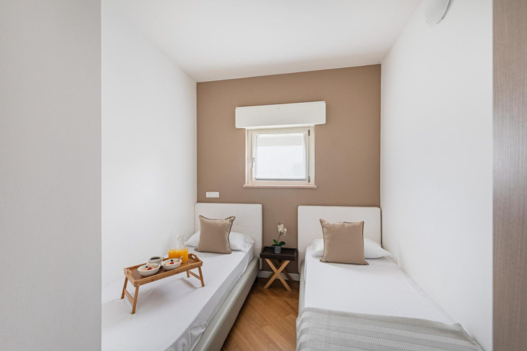 Room 4, Residenza Miralago With Pool - Two-bedroom Apartment With Lake View, Brescia