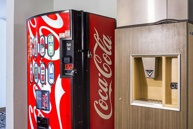 Food & Drinks 5, Quality Inn & Suites Clackamas - Portland, Clackamas
