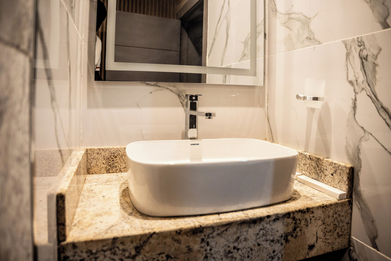 Bathroom 3, Vynedresa Hotel, AbujaMun