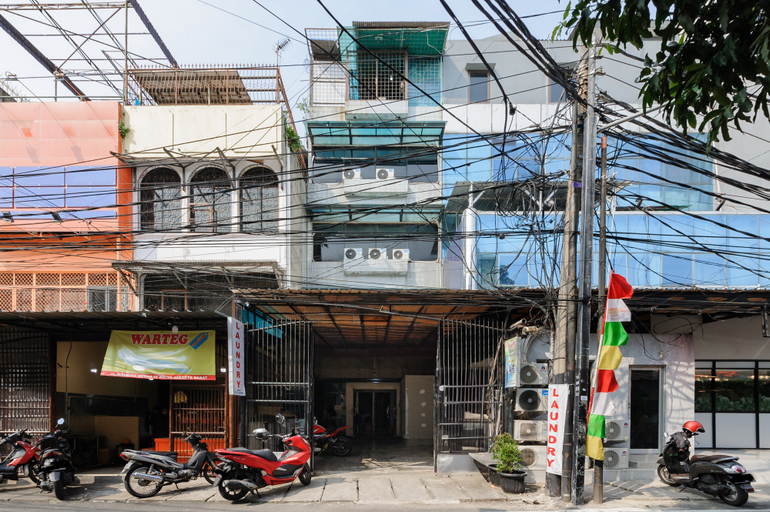 Exterior & Views, RedDoorz Arcadia Mangga Besar, West Jakarta