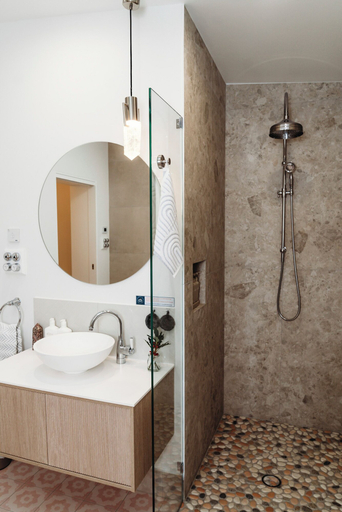 Bathroom 3, Hollyberry House, Cooma-Monaro