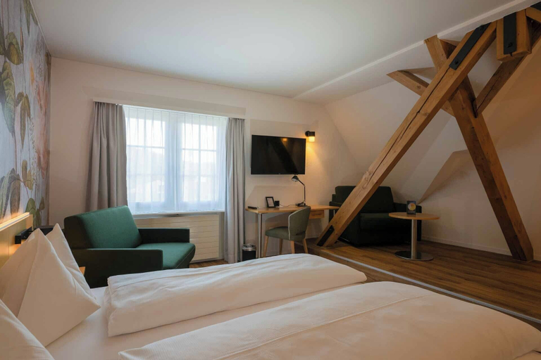 Bedroom 27