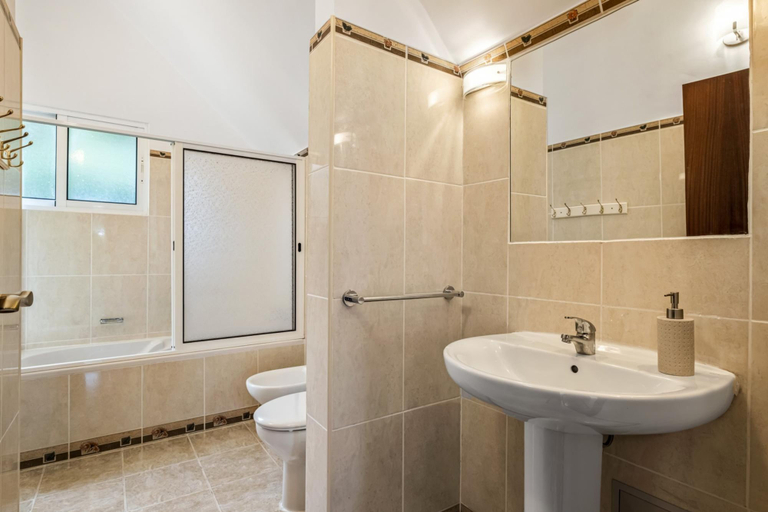 Room 5, Green Valley by Homie, Porto Moniz
