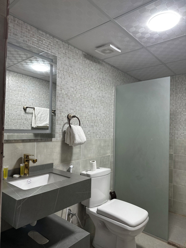 Bathroom 3, Star Wars Wadi Rum, Quaira