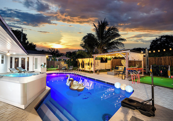 Others 1, Villa Velvet, Broward