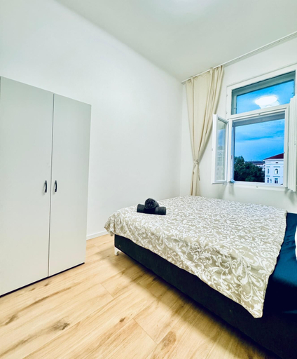 Bedroom 2, Stylish 4BR Apt Near Westbahnhof, Wien