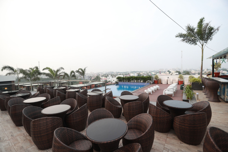 Food & Drinks 5, Park Elanza, Chennai