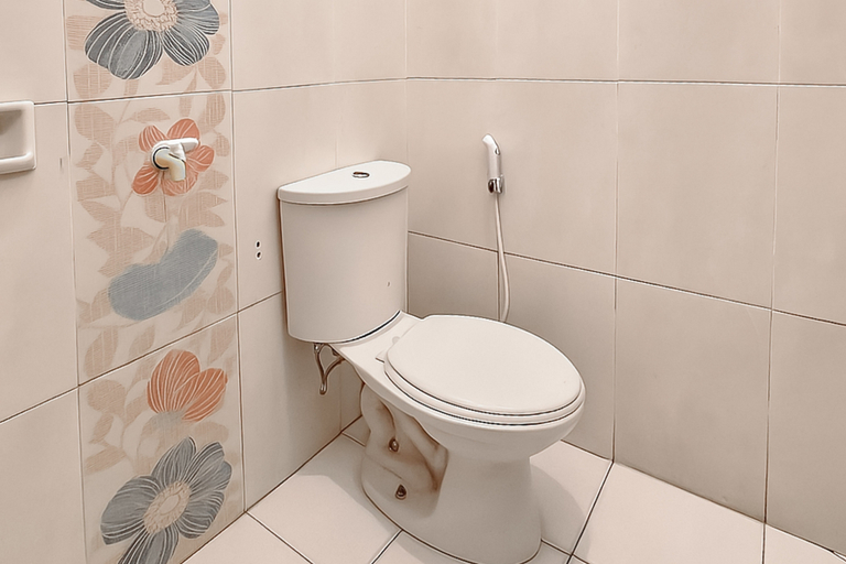 Bathroom, Pangrango Valley Resort RedPartner, Bogor