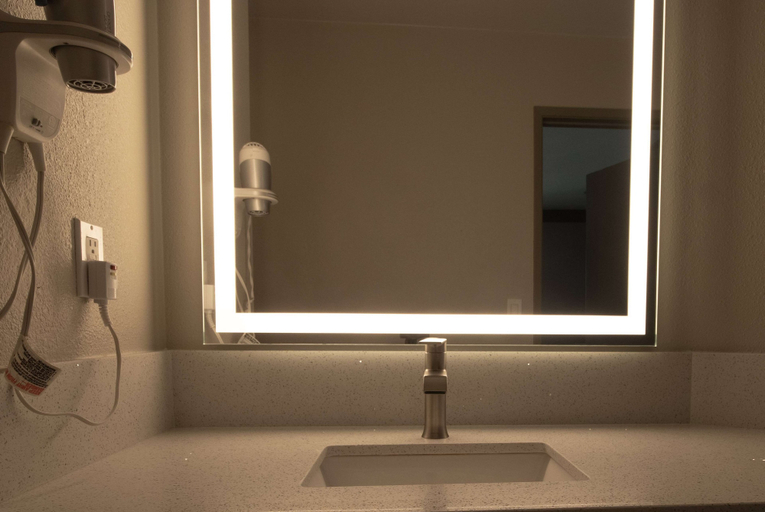 Bathroom 3, Days Inn by Wyndham Carlsbad, San Diego