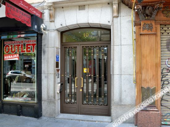 Others 3, Hostal Patria, Madrid