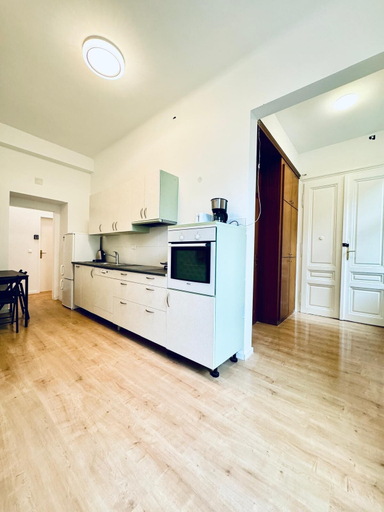 Others 4, Stylish 5BR 7min to Westbahnhof, Wien