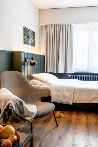 Bedroom 8