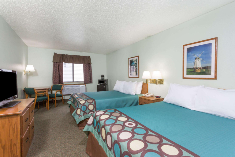 Bedroom 3, Super 8 by Wyndham Gallipolis Pt Pleasant Area, Gallia