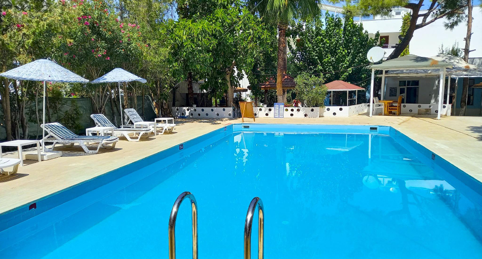 Others 3, Hotel Tropicana, Datça