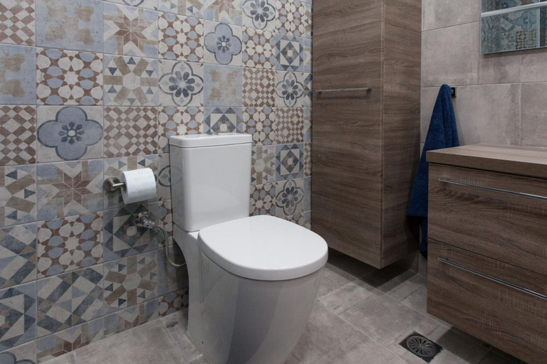 Room 5, Lovely 2 Bedroom apt in Metaxourgio Center, Attica