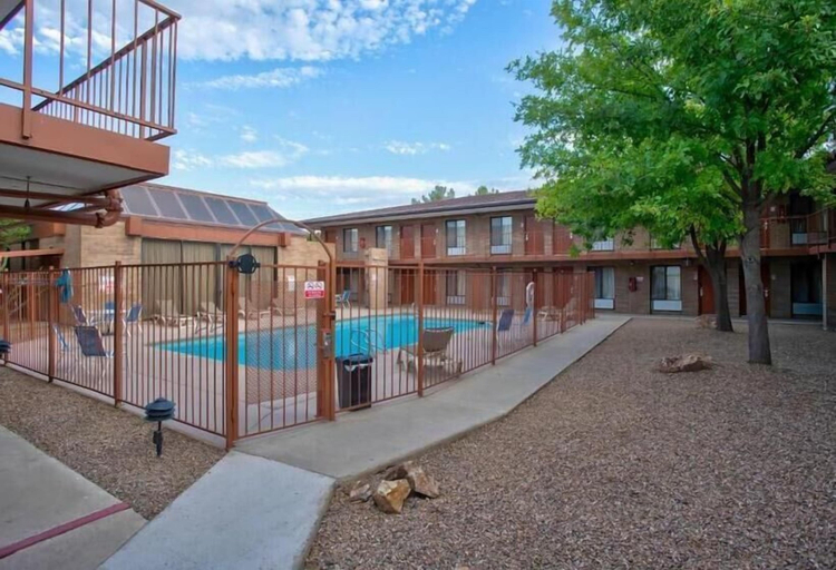 Sport & Beauty 5, Stagecoach Inn, Cochise