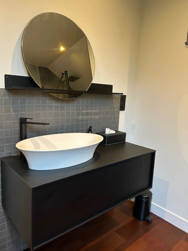 Bathroom 5, Le Petit Château, Marne