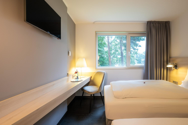 Bedroom 3, Serways Hotel Bruchsal West, Karlsruhe