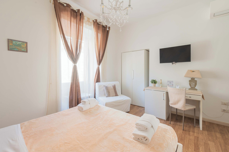 Others 5, Rione Monti Suites, Rome