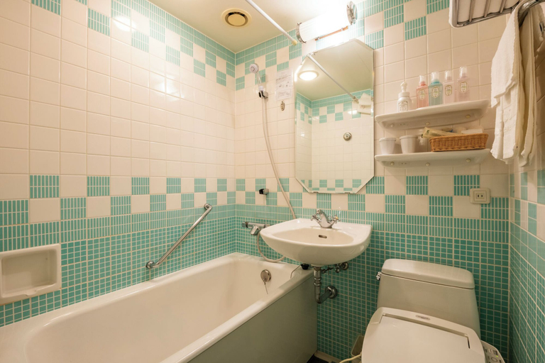 Bathroom 14