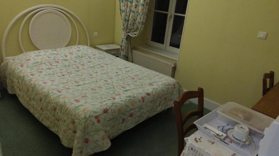 Bedroom 3, Hôtel de l'Europe, Nièvre