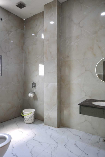 Bathroom, Hotel Grand Inn, Tinsukia