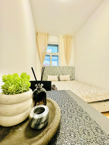 Others 4, Stylish 4BR Apt Near Westbahnhof, Wien