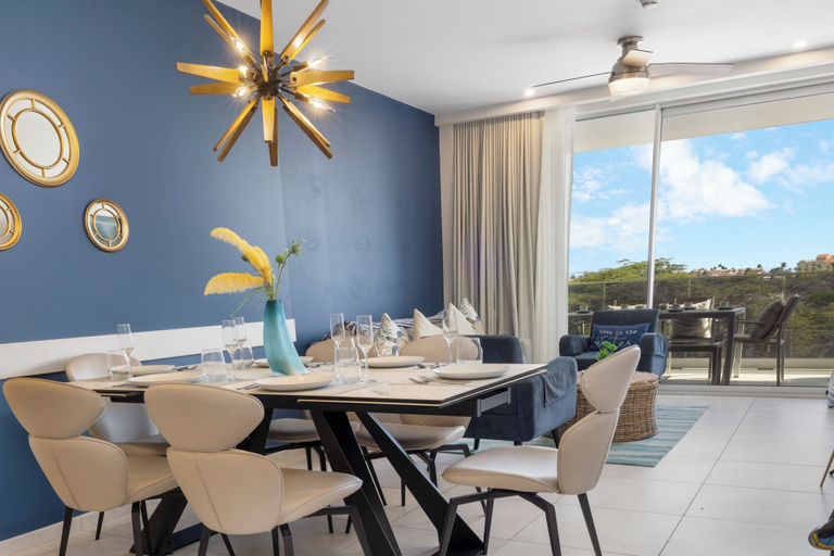 Food & Drinks, O Condominium Beachfront Residences