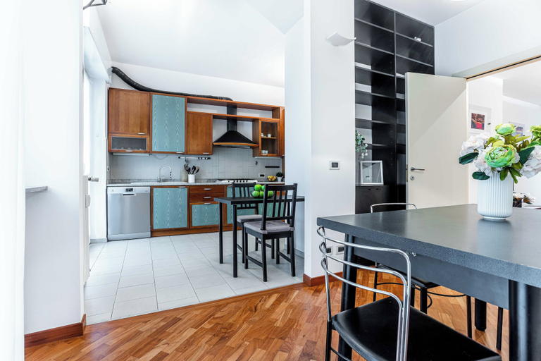 Others 3, Marvellous 2BR flat near city centre, Milano
