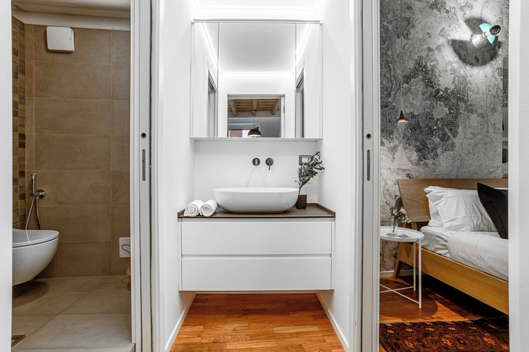 Bathroom 2, Captivating flat near City Centre, Milano