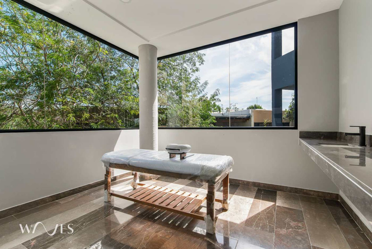 Room 3, Modern 1 Bedroom Apartment With Luxury Amenities at Paramar Black by Waves, Cozumel
