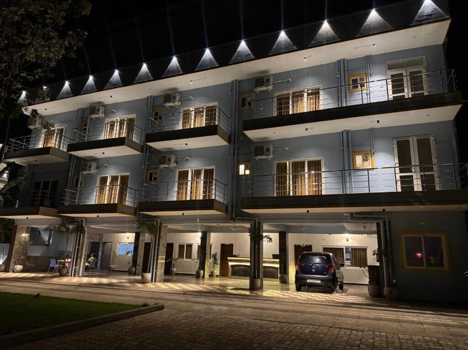 Exterior & Views 2, LA MILLIONAIRE LUXURY RESORT, Viluppuram