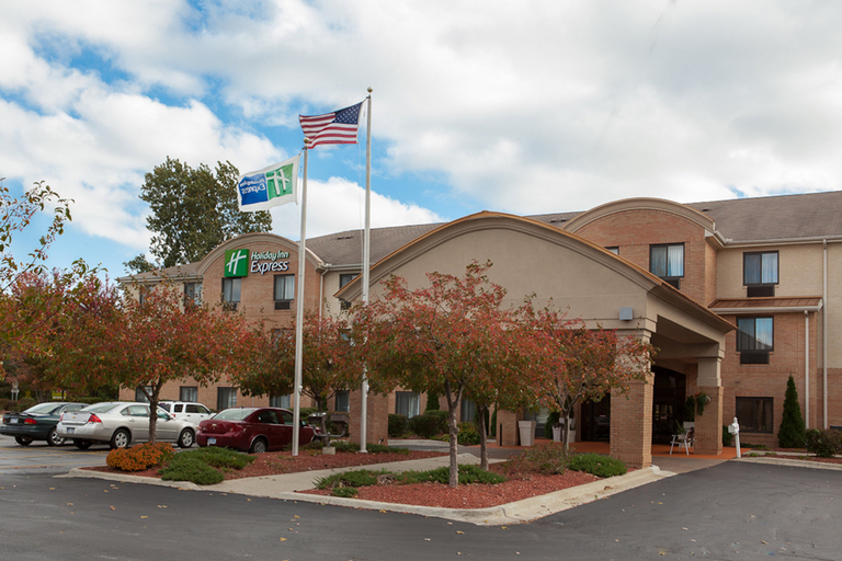 Exterior & Views 2, Holiday Inn Express & Suites CANTON by IHG, Wayne