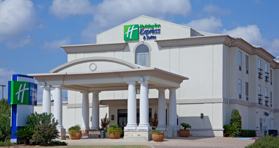 Exterior & Views 2, Holiday Inn Express & Suites COLLEGE STATION by IHG, Brazos