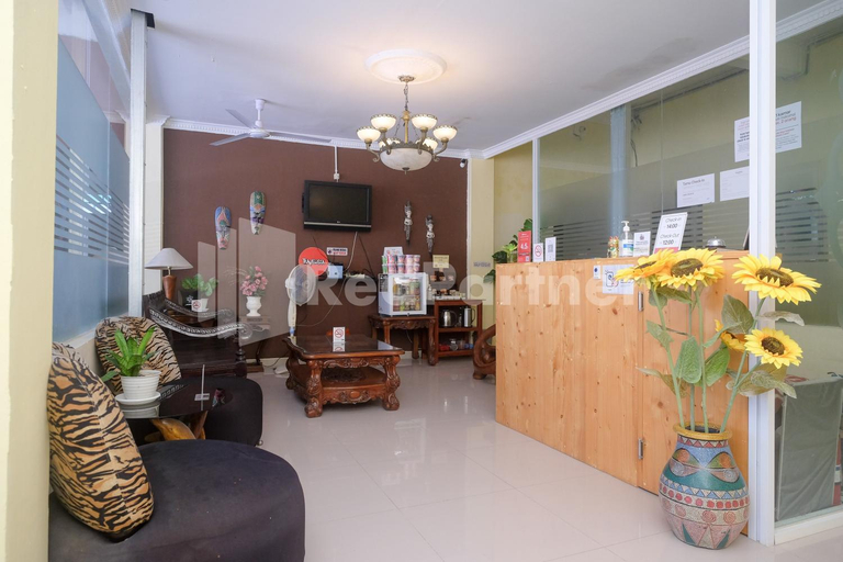 Public Area 2, Travelista Homestay near GOR Candradimuka Semarang Mitra RedDoorz, Semarang