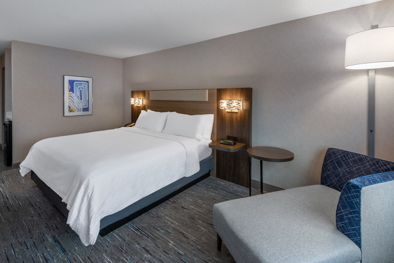Bedroom 4, Holiday Inn Express & Suites WADSWORTH by IHG, Medina
