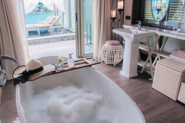 Bathroom 5, The Shore at Katathani - Adults only, Pulau Phuket